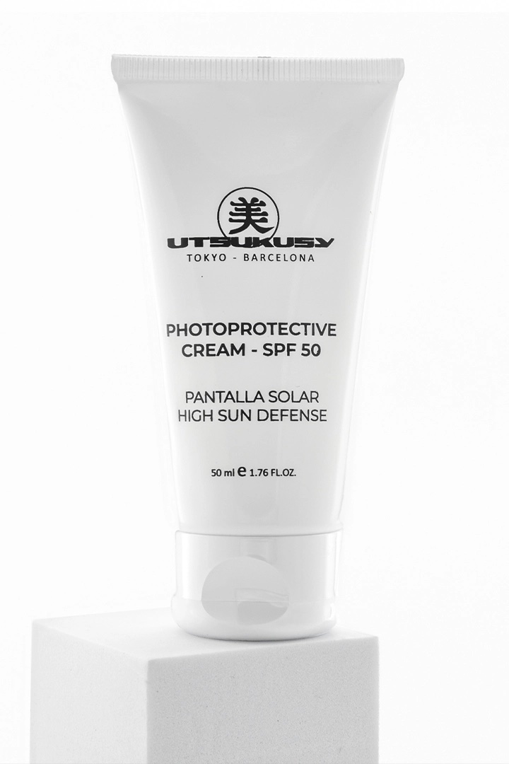 Sonnencreme mit UVA- u. UVB-Filter und Lichtschutzfaktor (LSF) 50